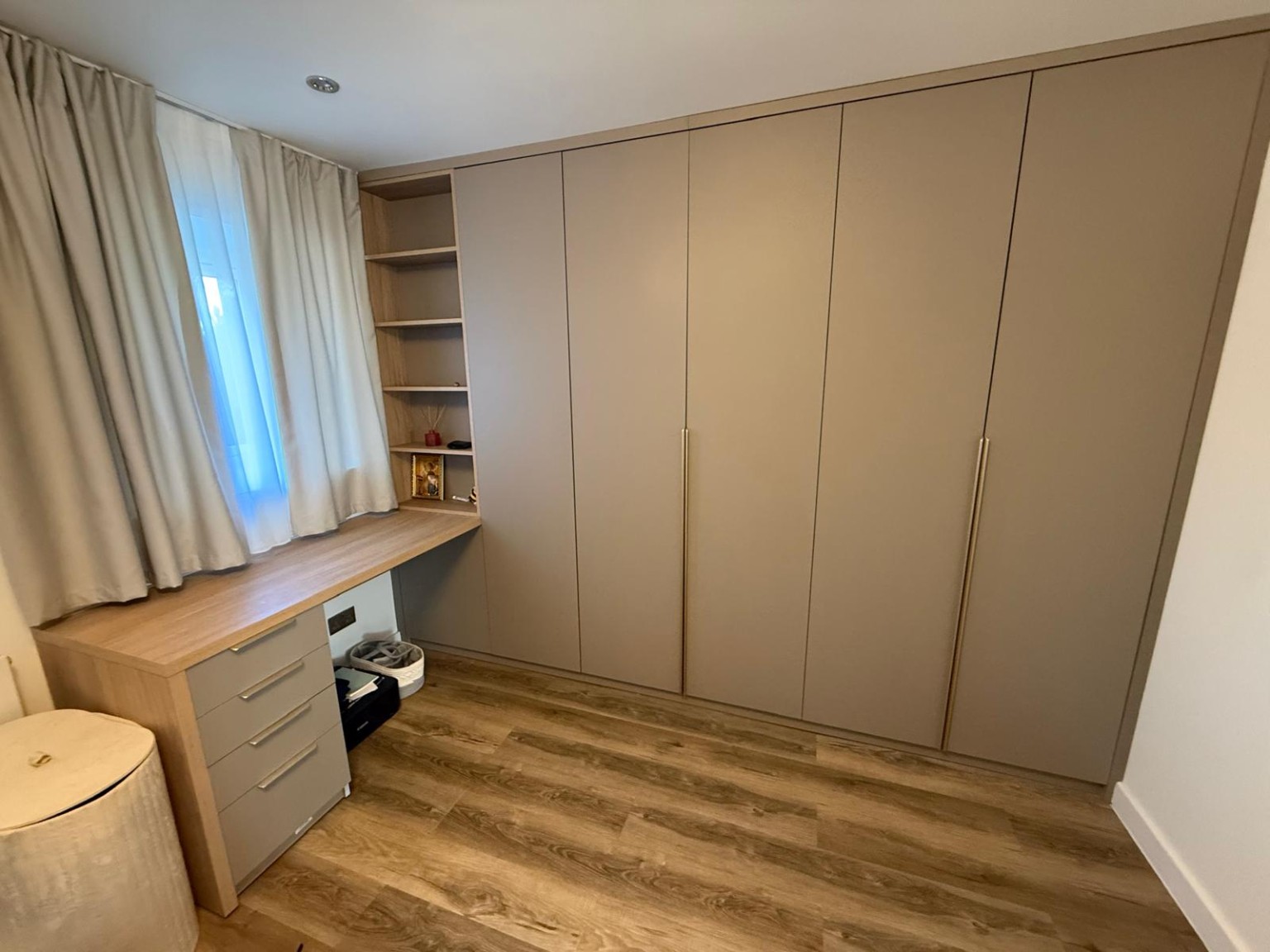 WARDROBES & FITTED FURNITURE